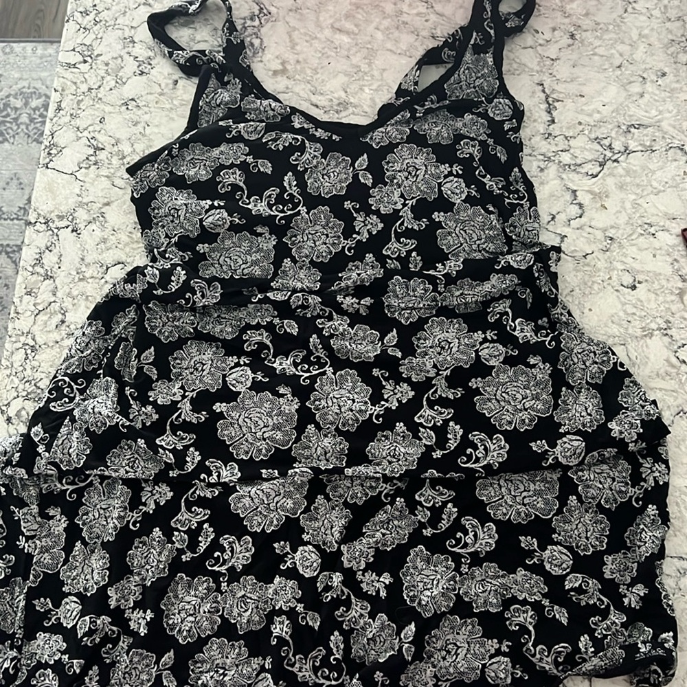 Black and cream patterned soma night gown with build in bra